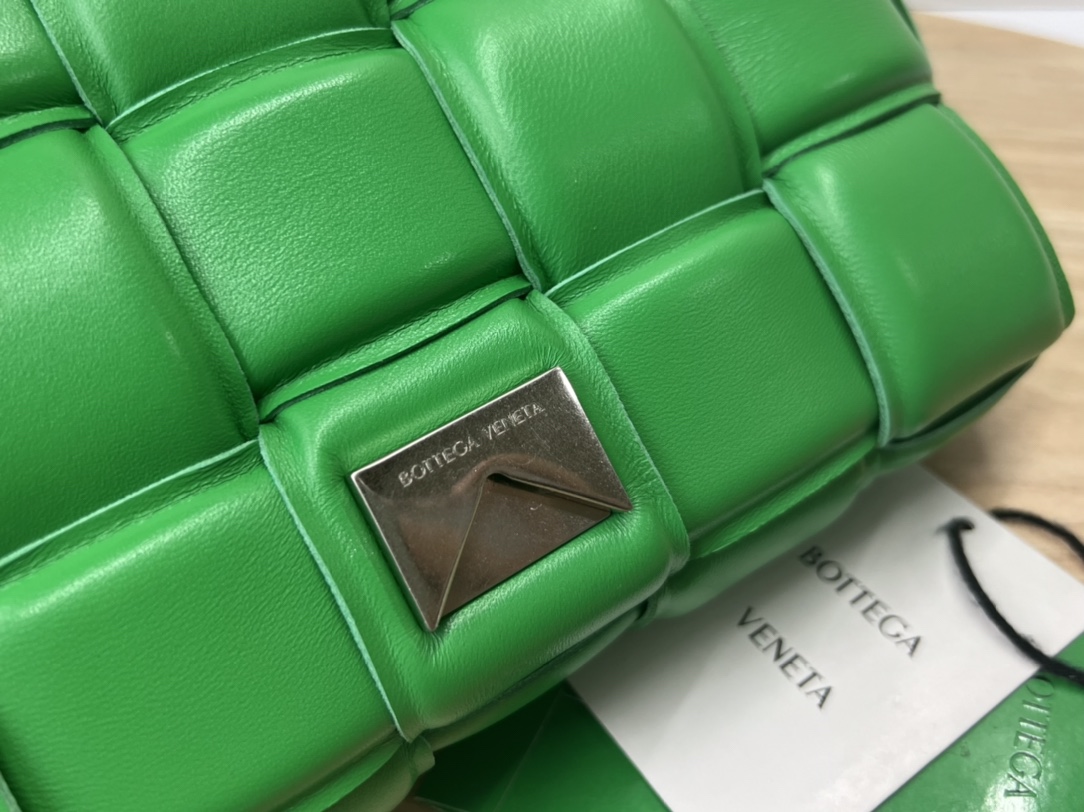  Padded Cassette Intreccio Leather Cross-body Bag Green